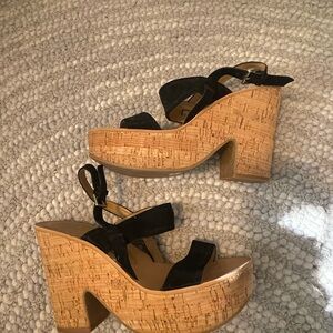 Dolce Vita Black and Tan Women's Sandals